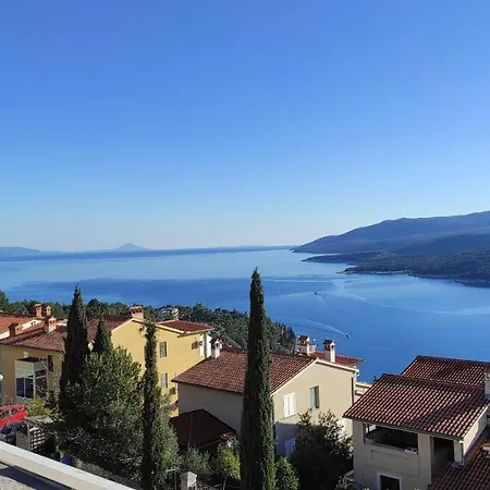 Apartment With Panoramic View And Private Parking Place Rabac